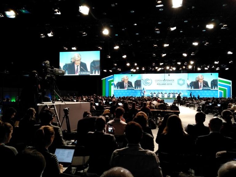 пленарных заседаний.jpg